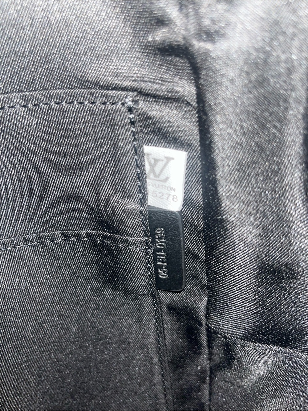 LV Backpack - Picture 6 of 7